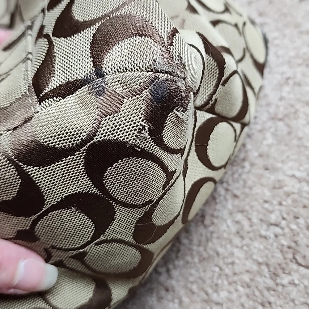 Authentic Vintage Coach bag From 2011 - Picture 4 of 15